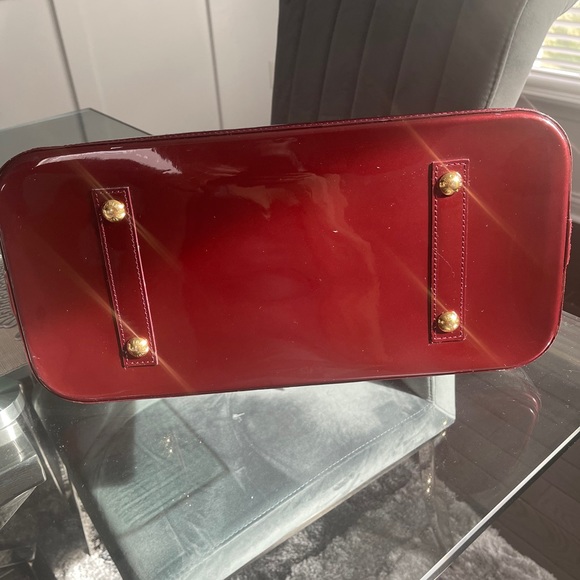 Louis Vuitton Alma GM Amarante Vernis - Picture 4 of 7